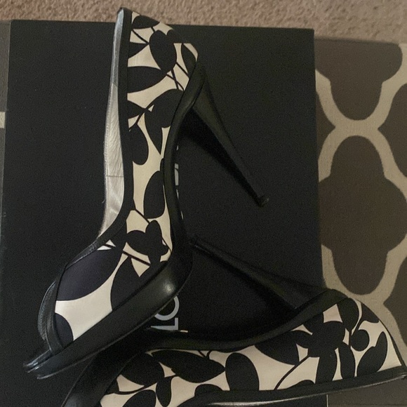 Dolce & Gabbana stilettos size 11 - Picture 4 of 6